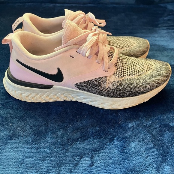 Nike Odyssey React 2 Flyknit Sneakers - Picture 5 of 6